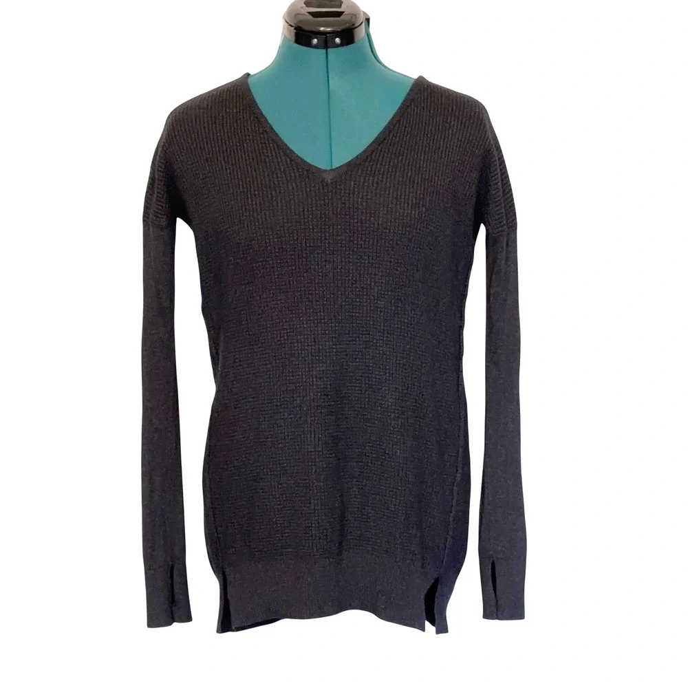 Lululemon The Sweater Life V-Neck Waffle Knit Dark Gray‎ Thumbholes XS No Tag